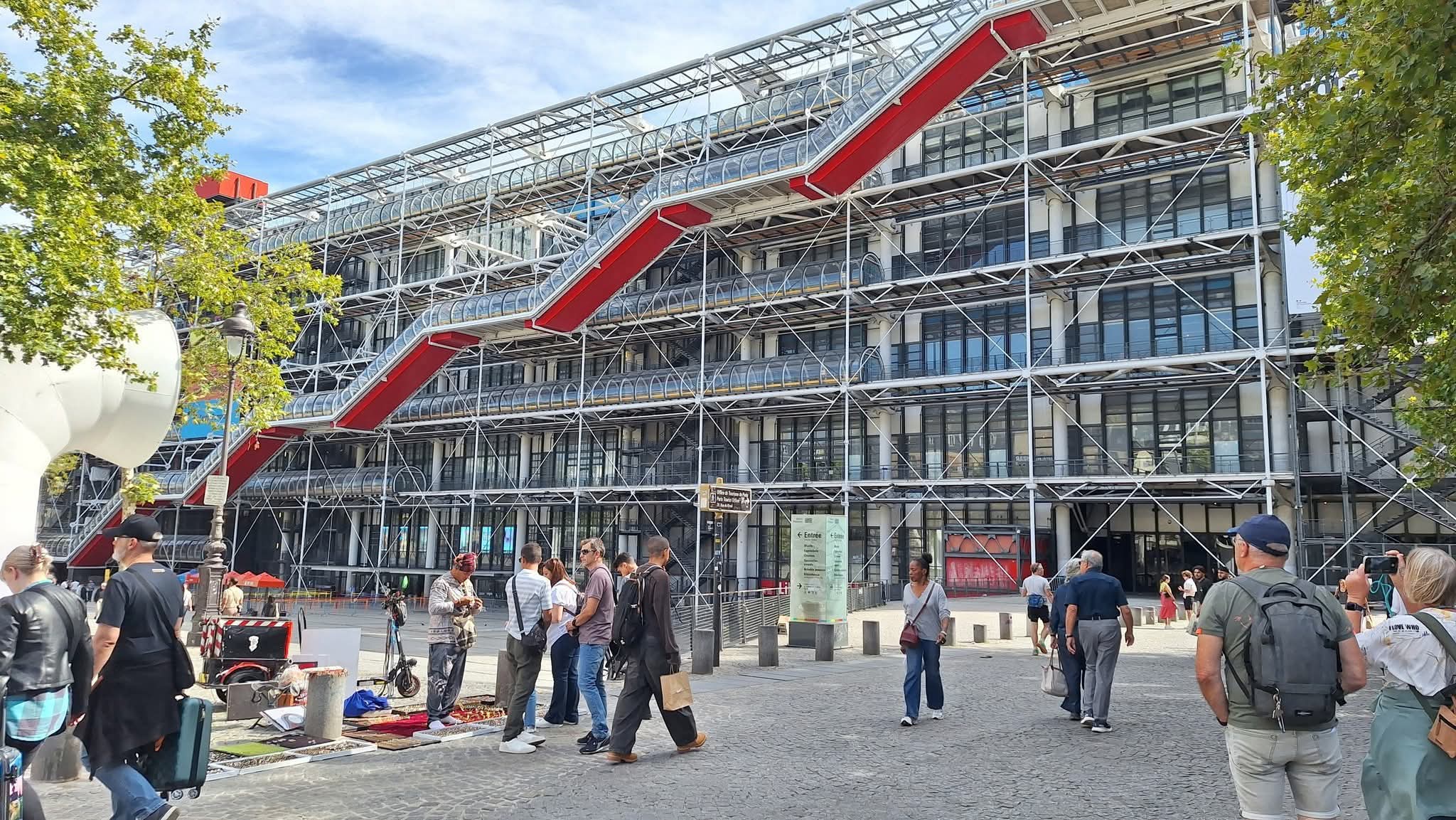 Manifestation contre la hausse généralisée des prix, et pour la Paix.